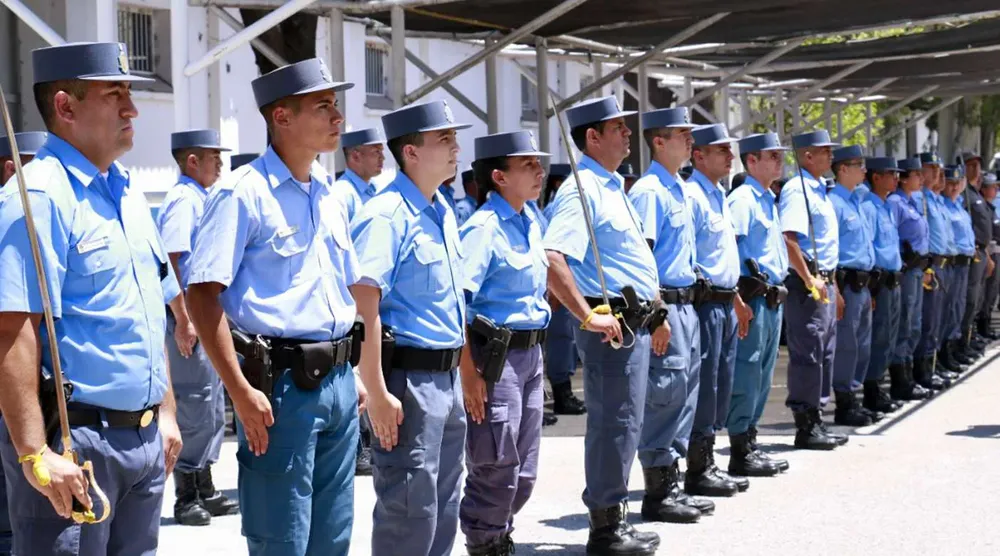 WEB-Inscripciones-abiertas-para-el-ingreso-a-Policía-40