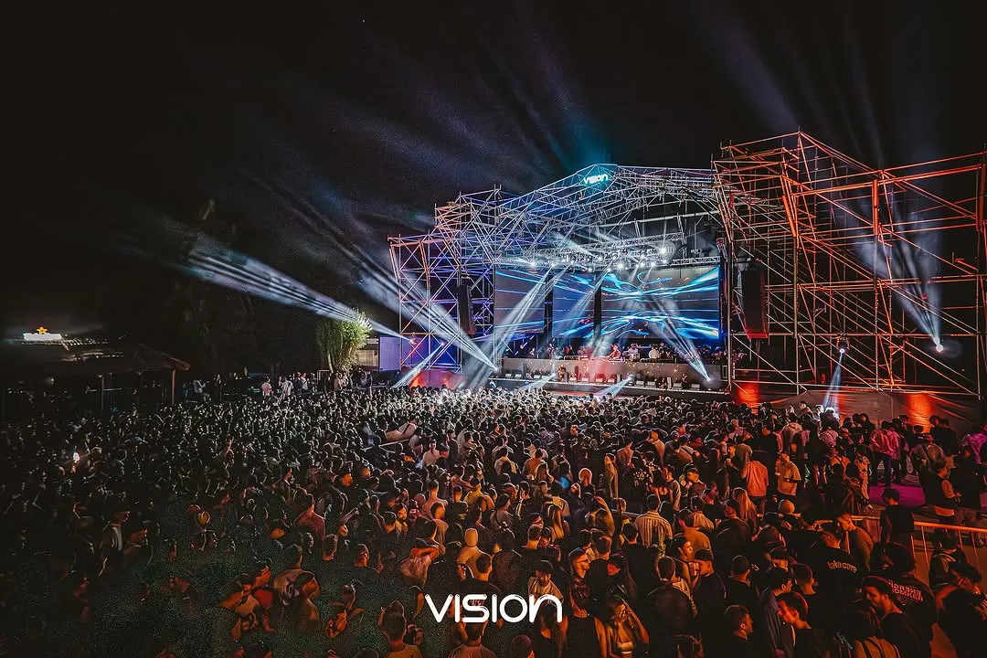 Y bueno … vamos con estos tremendos FOTONES   Las imágenes hablar por sí solas, el show del Viernes fue Épico   @tata.raaw @isma_seguraa Presentó como siempre @heineken_ar  Nos vemos el próximo Sabado nuevam