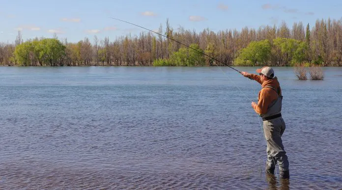 web-Habilitacion-para-guias-de-pesca_2927-696x387