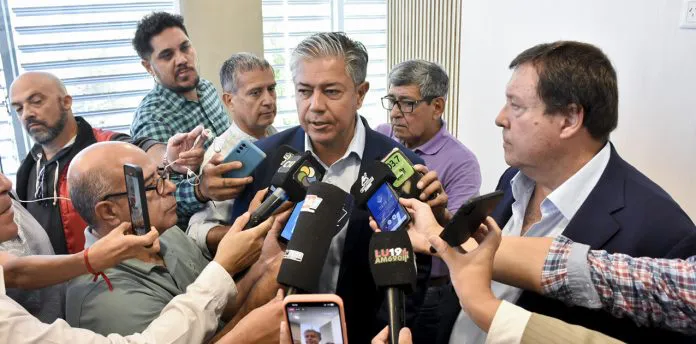 WEB-INAUGURACION-EDIFICIO-SUSTENTABLE-ENERGIA-RIO-NEGRO_SIP9646-696x344
